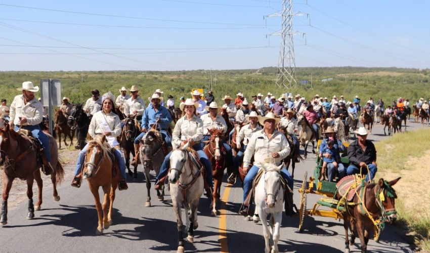 Cabalgata y baile popular del 69 Aniversario de Guerrero